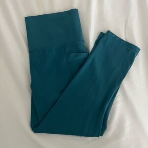 Athleta Salutation Stash High Rise Capri